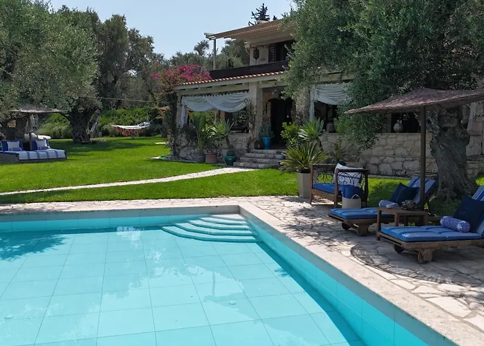 Villa Lalla Luxury With Private Pool, Sea View & Spacious Garden *