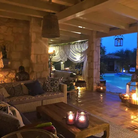 Lalla Luxury With Private Pool, Sea View & Spacious Garden Vila