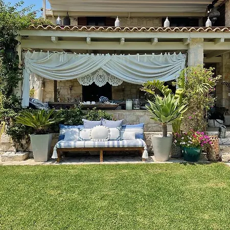 Vila Lalla Luxury With Private Pool, Sea View & Spacious Garden *