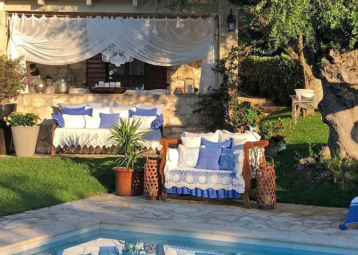 Lalla Luxury With Private Pool, Sea View & Spacious Garden 别墅