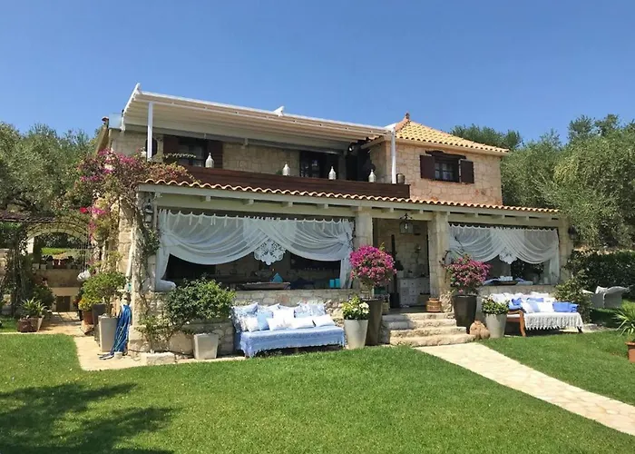 Lalla Luxury With Private Pool, Sea View & Spacious Garden Lithakia (Zakynthos)