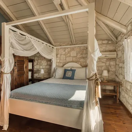 Villa Lalla With Private Pool, Sea View & Spacious Garden Vilă *