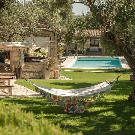 Vilă Villa Lalla With Private Pool, Sea View & Spacious Garden