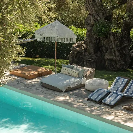 Villa Lalla With Private Pool, Sea View & Spacious Garden *
