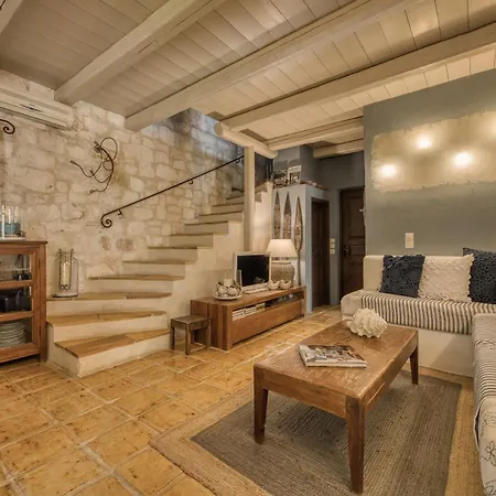 Vilă Villa Lalla With Private Pool, Sea View & Spacious Garden *