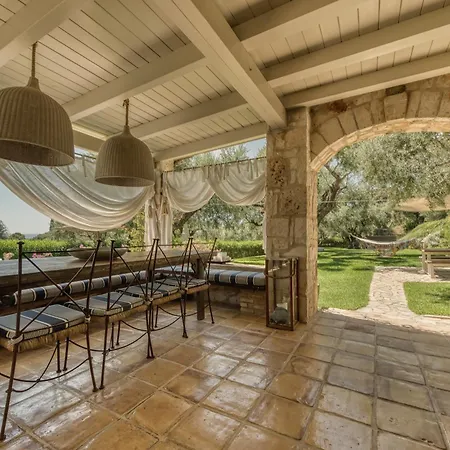 Vilă Villa Lalla With Private Pool, Sea View & Spacious Garden
