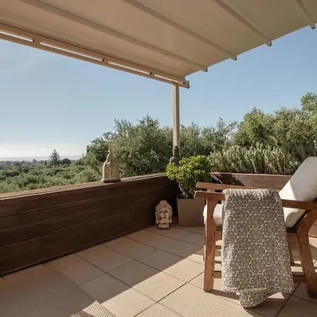 Villa Lalla With Private Pool, Sea View & Spacious Garden *