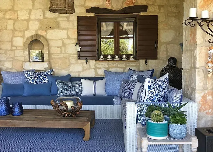 Βίλα Lalla Luxury With Private Pool, Sea View & Spacious Garden Λιθακιά